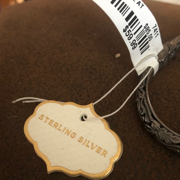 Elegant Silver and Blue Women's Bracelet - Picture 4 of 7